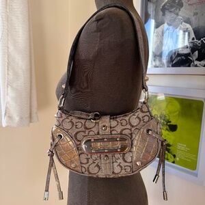 Super Cute Vintage Y2K GUESS mini shoulder bag